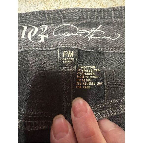 DG2 Womans sequence Pull On Jeans charcoal Sz M Petite NWT - Picture 3 of 7